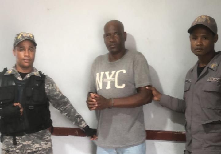 Hombre agrede Cabo de la PN en Monte Plata; también falsifica permiso del MIP para realizar Gagá