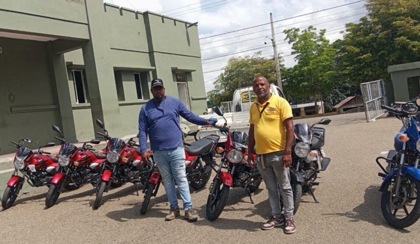 Arrestan dos dominicanos con siete motocicletas de presunto contrabando en Dajabón