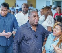 Tony Peña intensifica su agenda política con exitosos recorridos por Los Alcarrizos, Pedro Brand y SDE