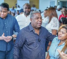 Tony Peña intensifica su agenda política con exitosos recorridos por Los Alcarrizos, Pedro Brand y SDE