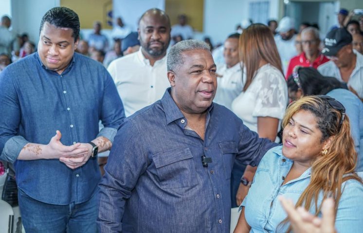 Tony Peña intensifica su agenda política con exitosos recorridos por Los Alcarrizos, Pedro Brand y SDE