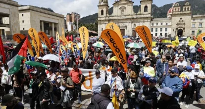 Sindicatos de Colombia marchan en las calles en respaldo a la consulta popular de Petro