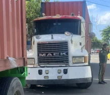 Dan continuidad a operativos de control de vehículos pesados en zonas de acceso restringido