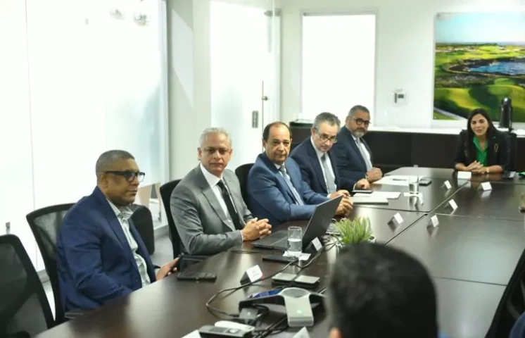 JCE muestra progresos de nueva cédula a la Cámara Americana de Comercio