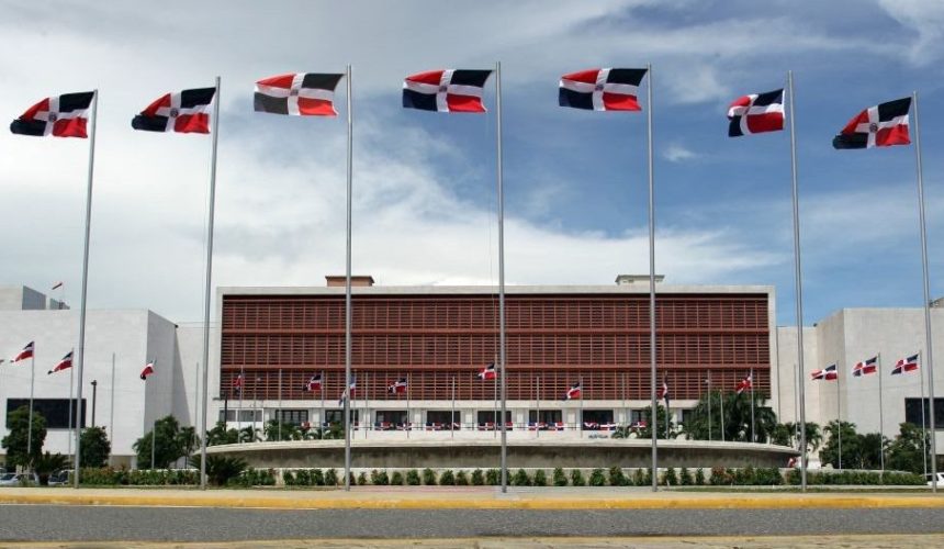 Camara Diputados aprueban incentivos para médicos especialistas en la zona fronteriza