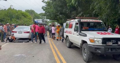 Choque entre camioneta y carro deja dos fallecidos y más de 11 heridos en SFM