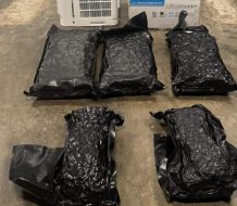 DNCD confisca varios paquetes de presunta marihuana escondidos en aire acondicionado