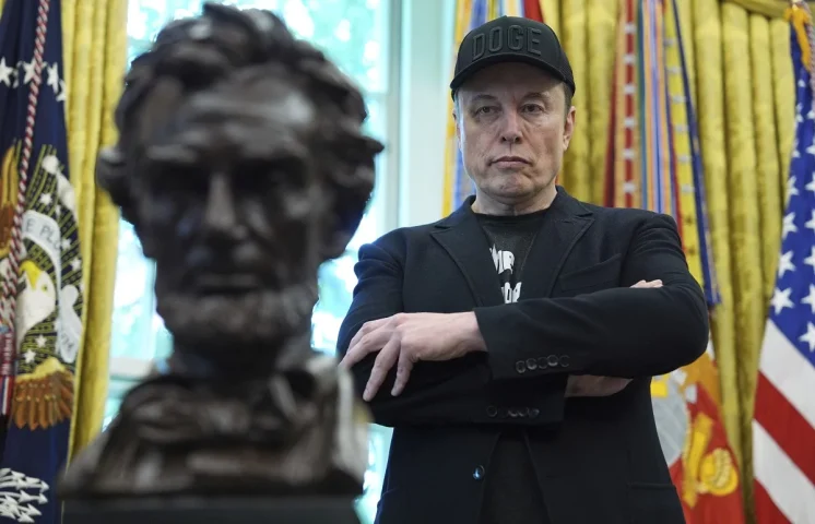Rusia ofrecería asilo a Elon Musk en medio de su conflicto con EE.UU.