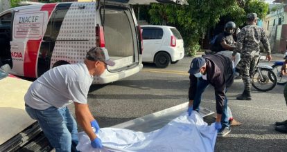 Hombre muere atropellado en la Av. 25 de Febrero; conductor se dio a la fuga