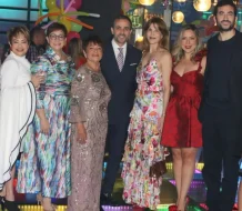 Familia Espaillat presenta foto familiar como prueba de desconocimiento del riesgo estructural en el Jet Set
