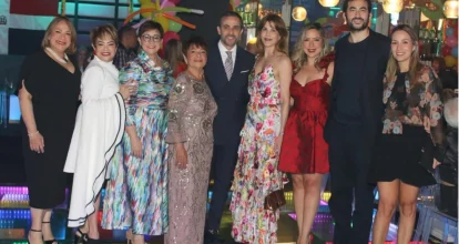 Familia Espaillat presenta foto familiar como prueba de desconocimiento del riesgo estructural en el Jet Set