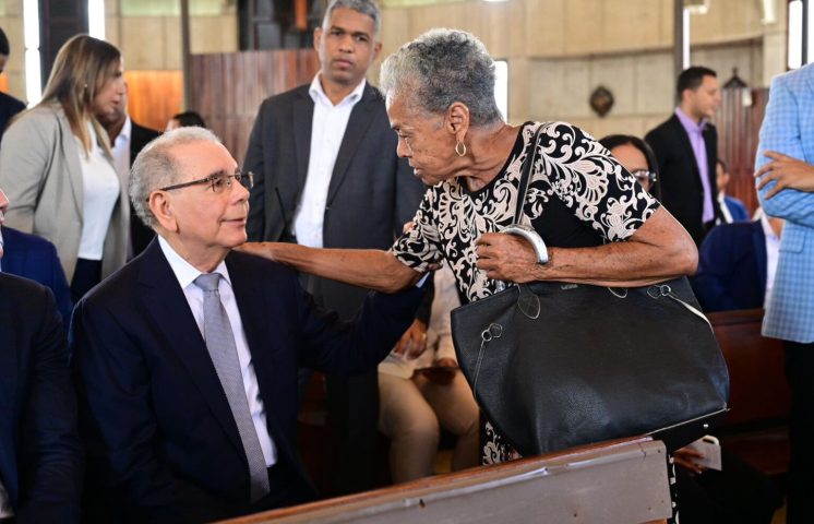 Danilo Medina encabeza en La Vega actos por el aniversario del natalicio de Juan Bosch