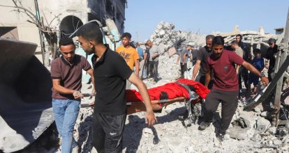 Israel mata al menos 63 palestinos en Gaza, 7 de ellos mientras aguardaban comida