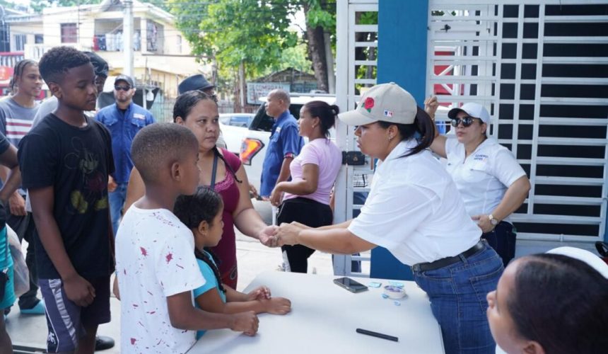 Realizan operativo médico gratuito en SDO; benefician a más de 400 familias