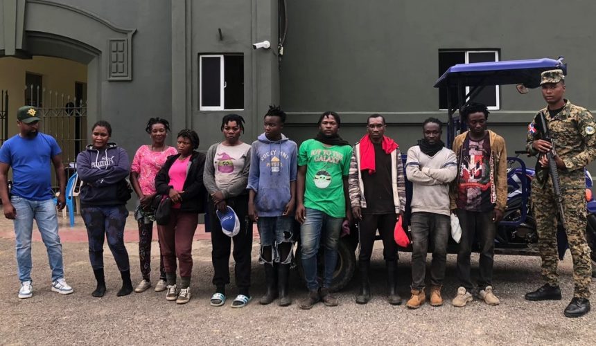 Militares en Montecristi detienen a 13 haitianos indocumentados