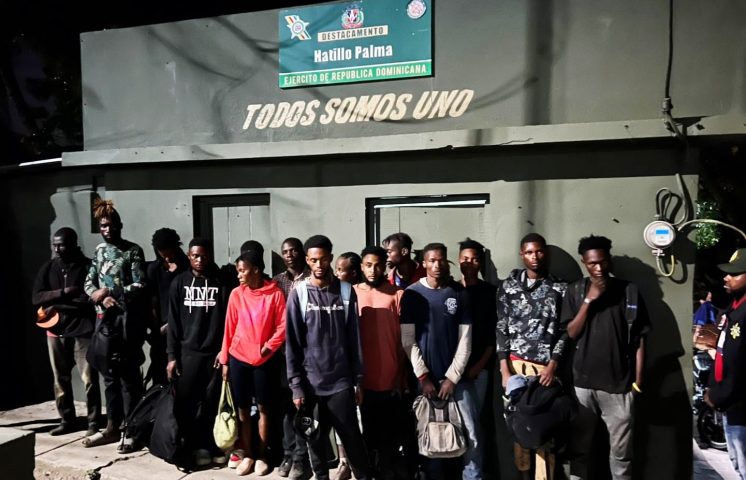 Detienen grupo de 42 haitianos indocumentados en Montecristi