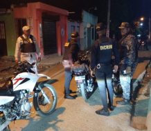Desmantelan presuntos puntos de drogas y arrestan varias personas en Villa Mella