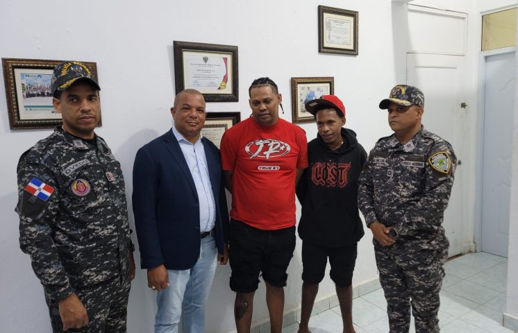 Se entregan a las autoridades dos hombres acusados de triple asesinato en Hato Mayor