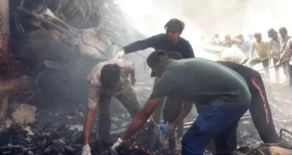 Reportan no han encontrado supervivientes tras accidentarse avión en India