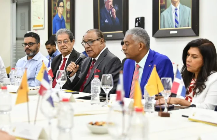 JCE da a conocer Onarec a representantes del Observatorio de Políticas Migratorias