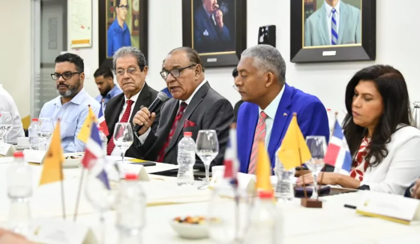 JCE da a conocer Onarec a representantes del Observatorio de Políticas Migratorias