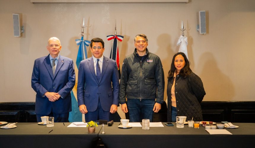 Ministro Collado y Arajet anuncian nueva ruta a Córdoba, Argentina a partir de noviembre