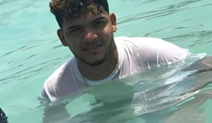 Muere joven de 28 años tras chocar con patana en Montecristi
