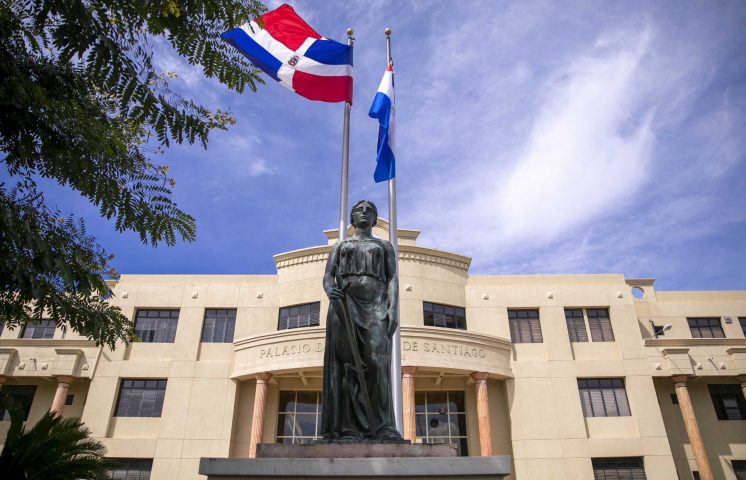Imponen prisión preventiva a mujer por trata y abuso sexual de menor dominicana en Haití