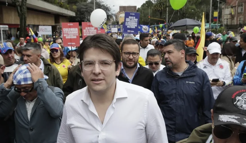 Uribe Turbay es sometido a una nueva cirugía y sigue en estado crítico con tendencia estable