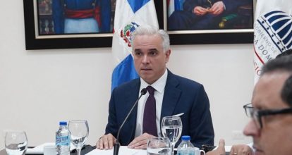 Luis Miguel De Camps presenta hoja de ruta educativa ante el Consejo Nacional de Educación