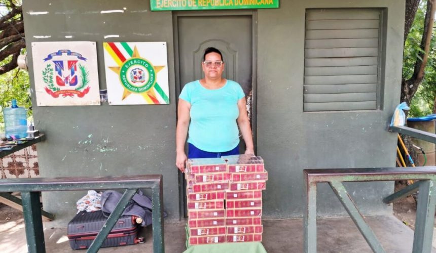 Apresan mujer con 13,800 cigarrillos ilegales en autobús  