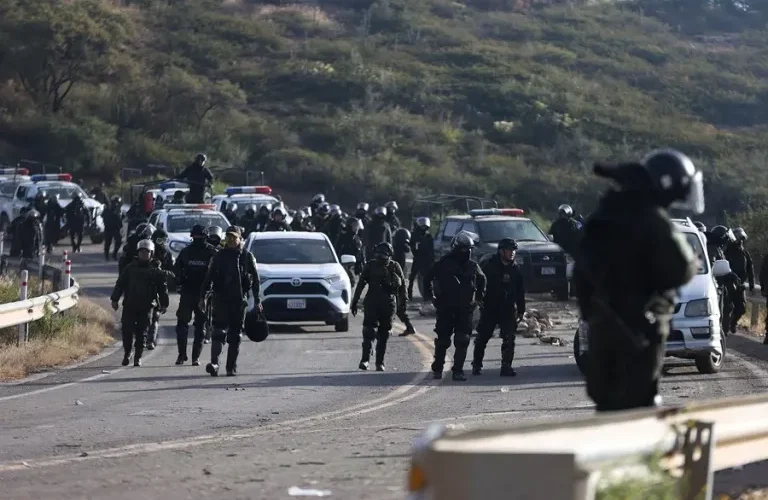 Un policía muere en enfrentamientos con seguidores del expresidente Evo Morales en Bolivia