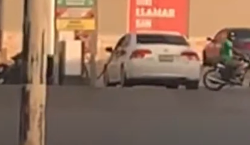 Mueren policía y civil tras enfrentarse por un turno en estación de gasolina en  Villa Mella
