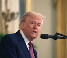 Donald Trump acusa a Voice of America de ser un «portavoz demócrata» y pide su cierre
