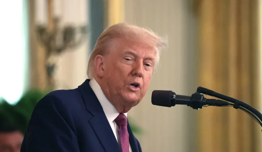 Donald Trump acusa a Voice of America de ser un «portavoz demócrata» y pide su cierre