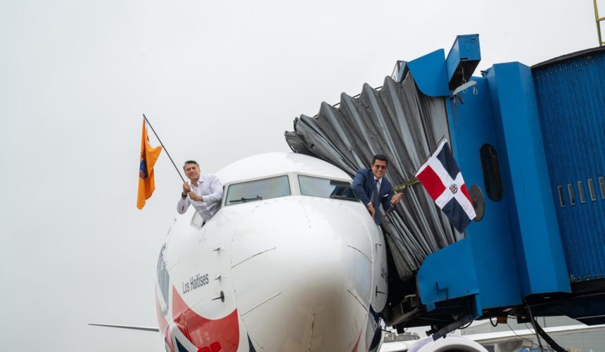 Ministro Collado inaugura vuelo de Arajet a aeropuerto Newark sin escala