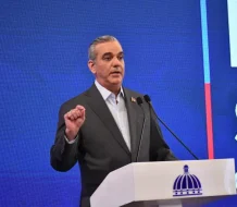 Abinader asegura salarios mínimos ya cubren canasta básica del sector más pobre