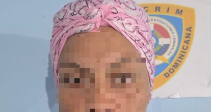 Policía Nacional arresta mujer por sustraer cinco mil dólares de residencia en Tamboril