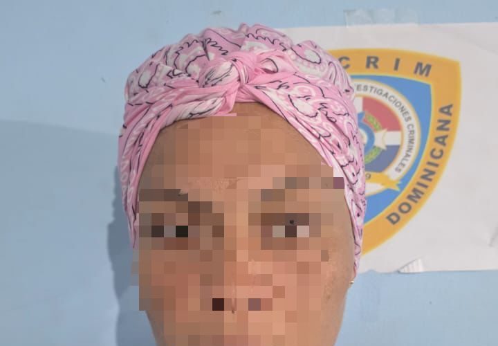 Policía Nacional arresta mujer por sustraer cinco mil dólares de residencia en Tamboril