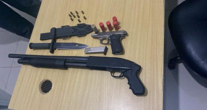 Policía ocupa armas de fuego y detiene varias personas durante operativos en Monte Plata
