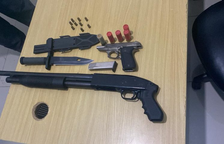 Policía ocupa armas de fuego y detiene varias personas durante operativos en Monte Plata