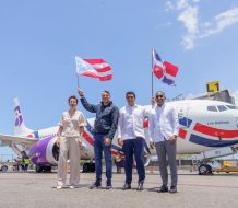Ministro Collado despide primer vuelo de Arajet con destino a Puerto Rico
