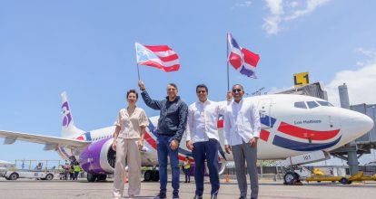 Ministro Collado despide primer vuelo de Arajet con destino a Puerto Rico