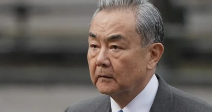 El canciller de China le pide a EE.UU. «seriedad» y que cumpla los acuerdos entre ambas potencias