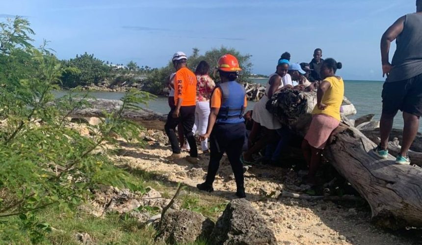 Activan búsqueda de una persona desaparecida en aguas de una playa en SPM