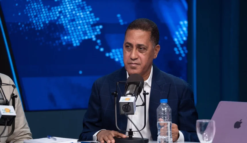 Roberto Herrera asegura finalizarán trabajos de mantenimiento en escuelas antes del inicio del nuevo año escolar