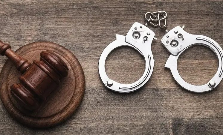 Condenan a 10 años de prisión a dos hombres por tráfico ilícito de migrantes