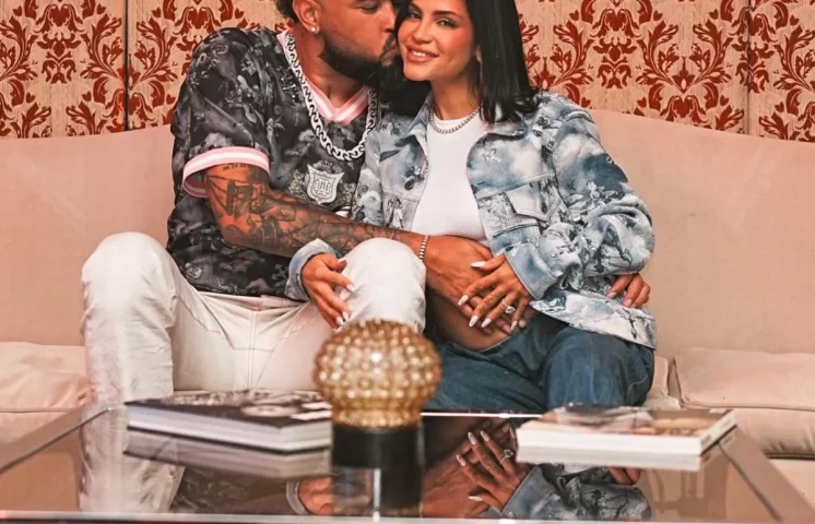 Natti Natasha anunció su segundo embarazo y pospone su gira musical hasta el año 2026