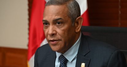 EDENORTE anuncia construcción de subestación eléctrica en Arenoso tras reclamo del senador Franklin Romero