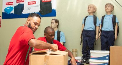 INABIE empieza a recibir miles de artículos para armar kits escolares de cara a nuevo año escolar 2025-26